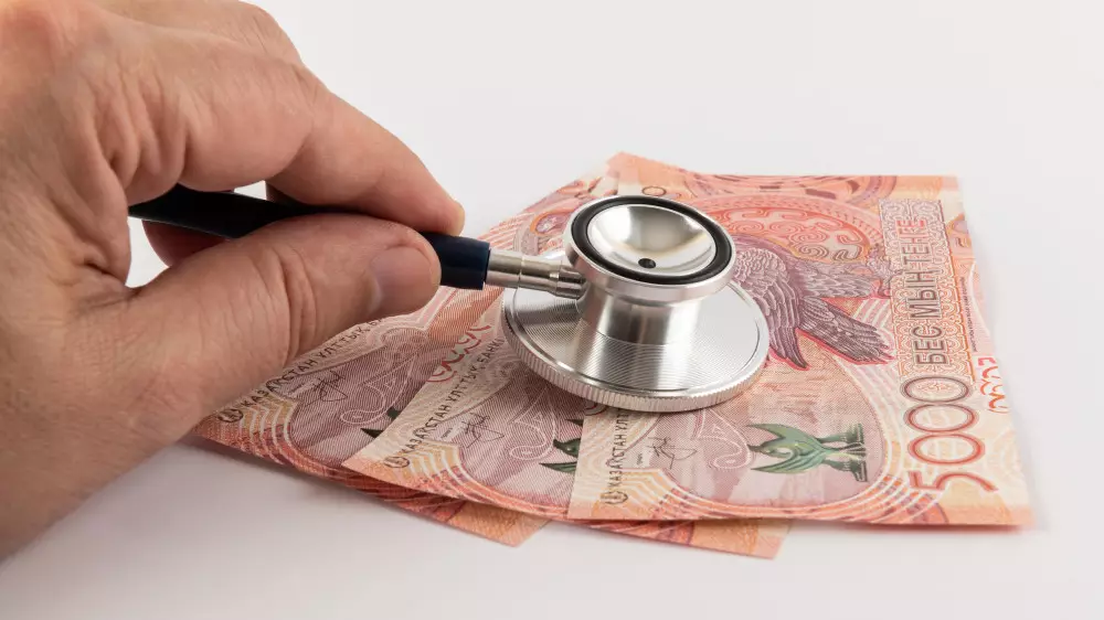 Казахстанцы активно несут деньги в банки — КФГД