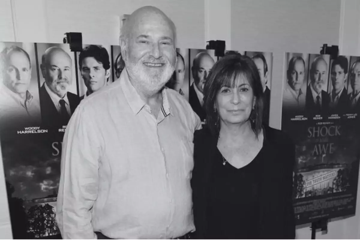 "Туған ұлы өлтірген болуы мүмкін": Белгілі актер мен оның жары өз үйінде өлі күйінде табылды