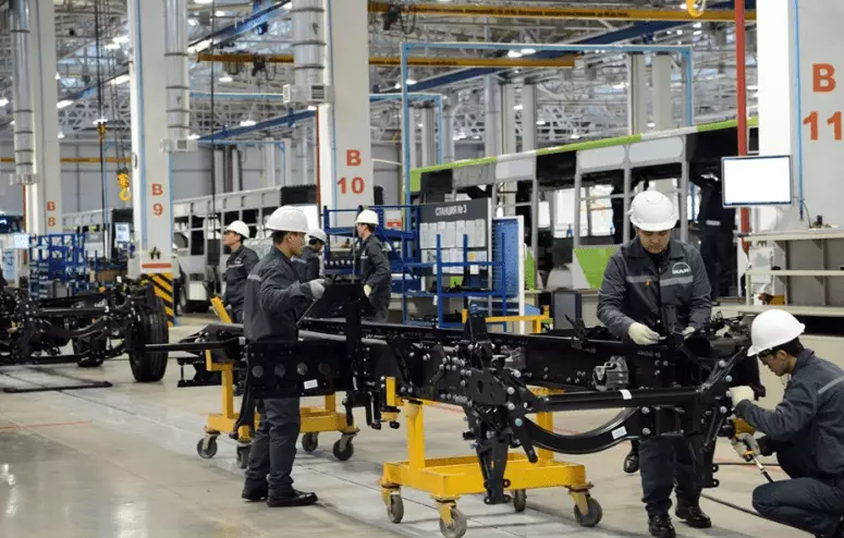 Казахстан производит больше готовой продукции, чем Узбекистан — мнение экономиста