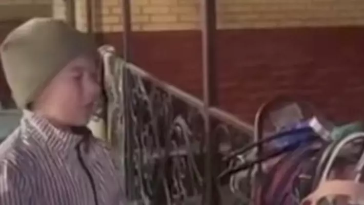 Ат қорада ән салған бала жұрттың аузын аштырды