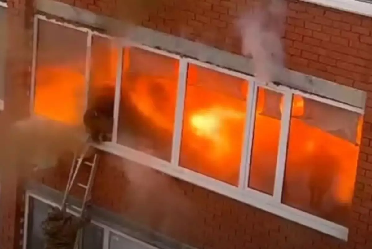 Оралдағы тұрғын үйдегі жарылыста ғимаратта болған өртсөндіруші аман қалған