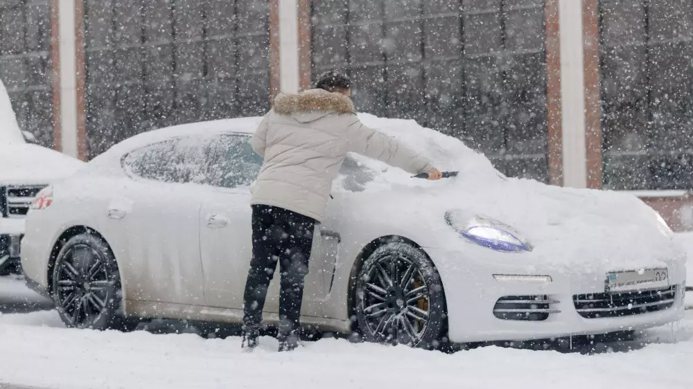 Сколько минут можно греть авто казахстанцам: правило “пяти минут“ меняют