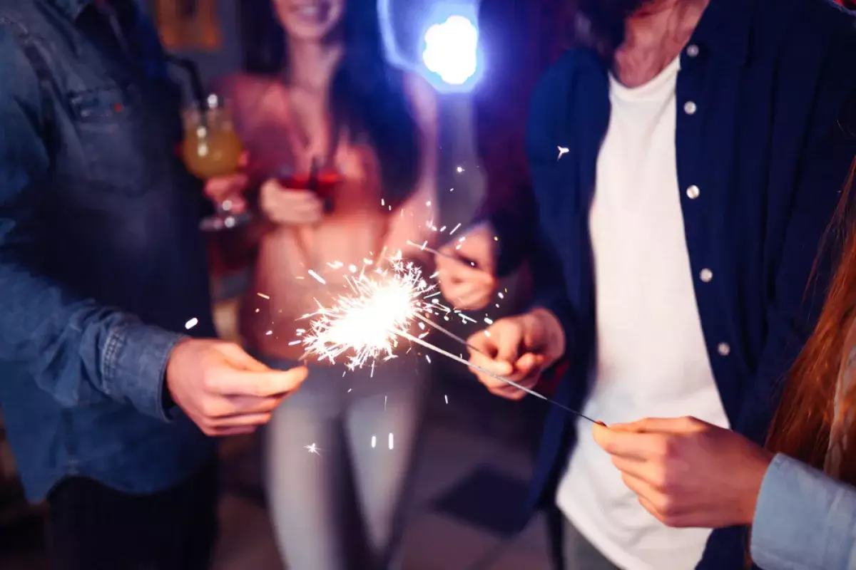 В ожидании праздника: в чем встречать Новый год знакам Зодиака