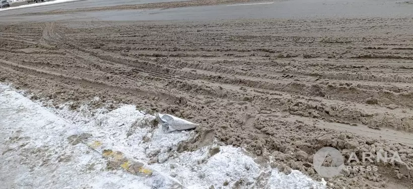 Неожиданное потепление превратило улицы Семея в ледяное месиво