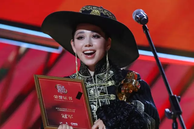 Құнапия Ғазиз Өлдұлы. Моңғол қызы және «Қараторғай» әні