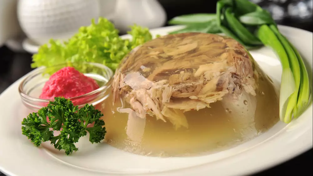 Домашний холодец: 3 рецепта из конины и говядины и вариант за 20 минут