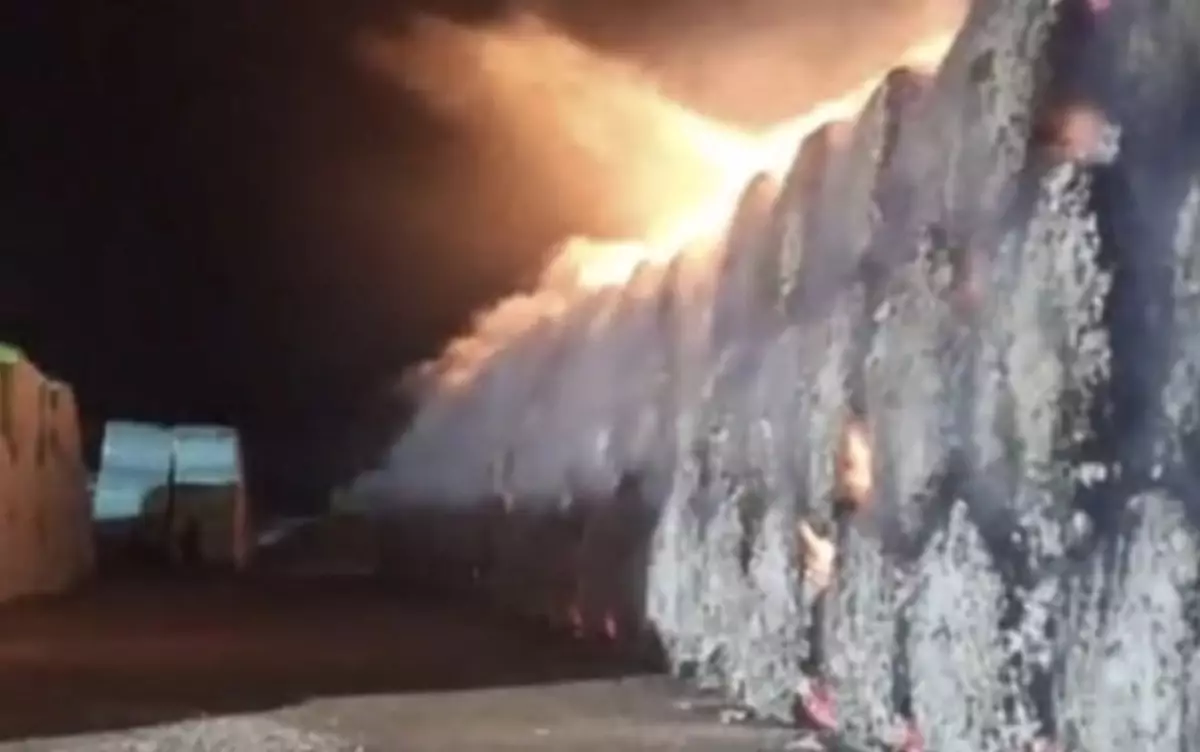 Түркістан облысында алапат өрт: мақта зауытында 260 тонна өнім күлге айналды