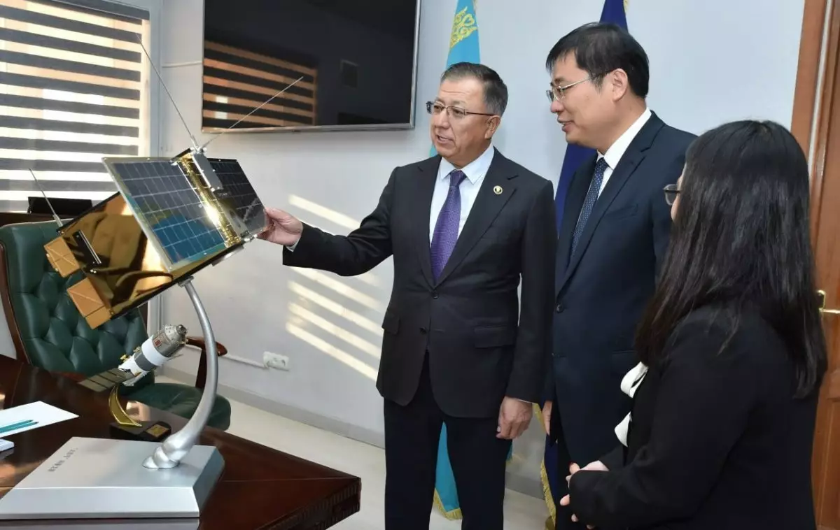 Казахстан и Китай вывели на орбиту совместный университетский наноспутник