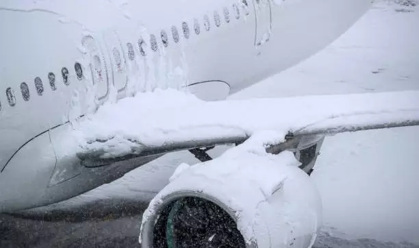 Два рейса задержали из-за непогоды в аэропорту Астаны