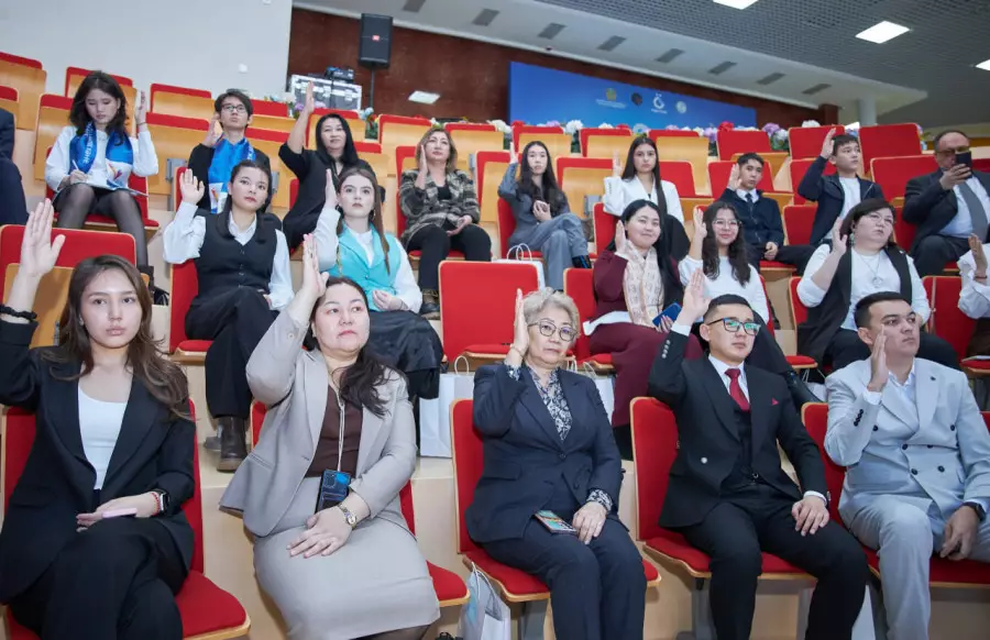 Қазақстанның түкпір-түкпірінен жиналған пікірсайысшылар Астанада жылды қорытындылады