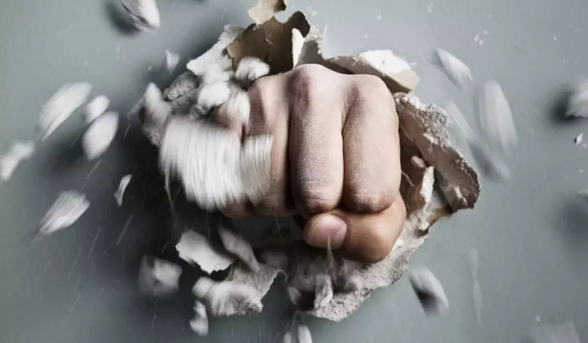 Громили, ломали, портили: 3,3 тысячи вандалов наказали в Астане