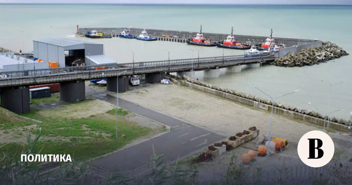 Казахстан купил в ОАЭ два выносных причала для КТК.