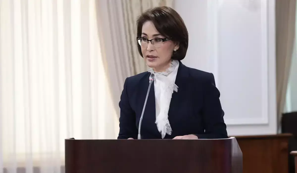 «Астанаға жеткізілді»: министр жезқазғандық қыздың жағдайы ауыр екенін айтты