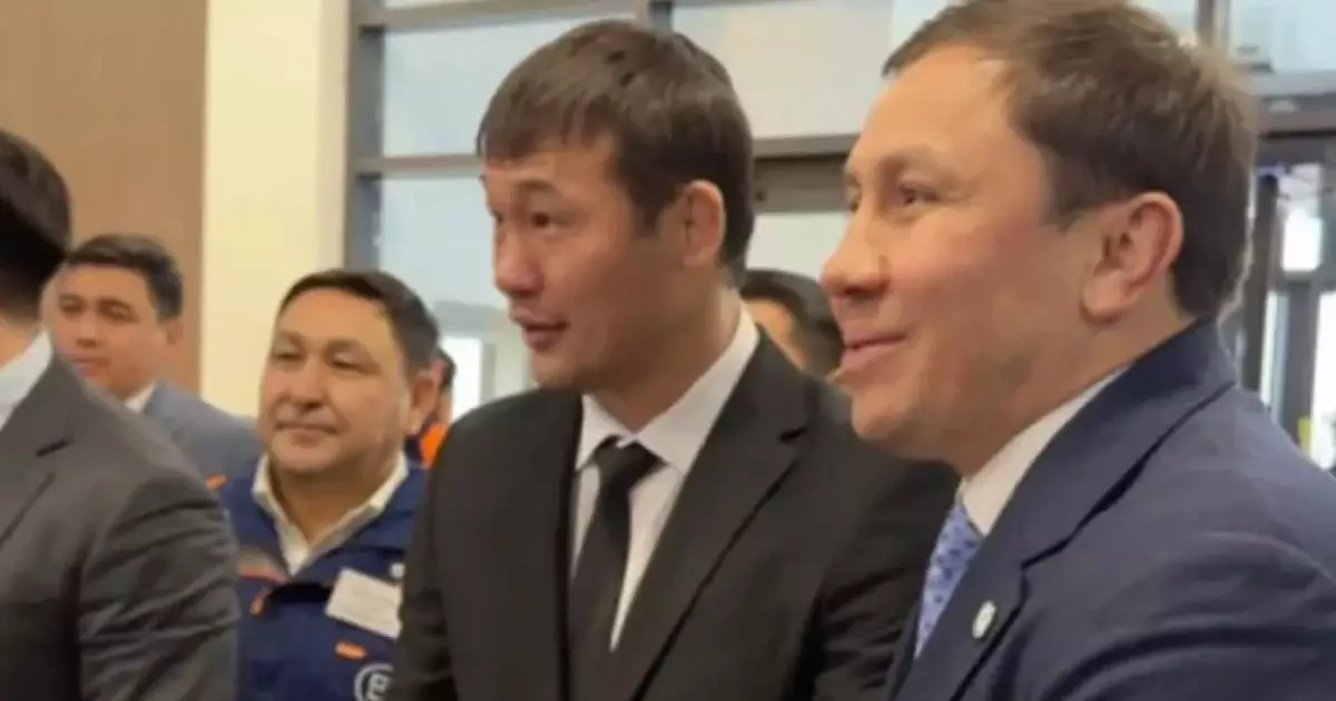  Геннадий Головкин мен Шавкат Рахмонов Көкшетауда көпшілікпен жүздесті 