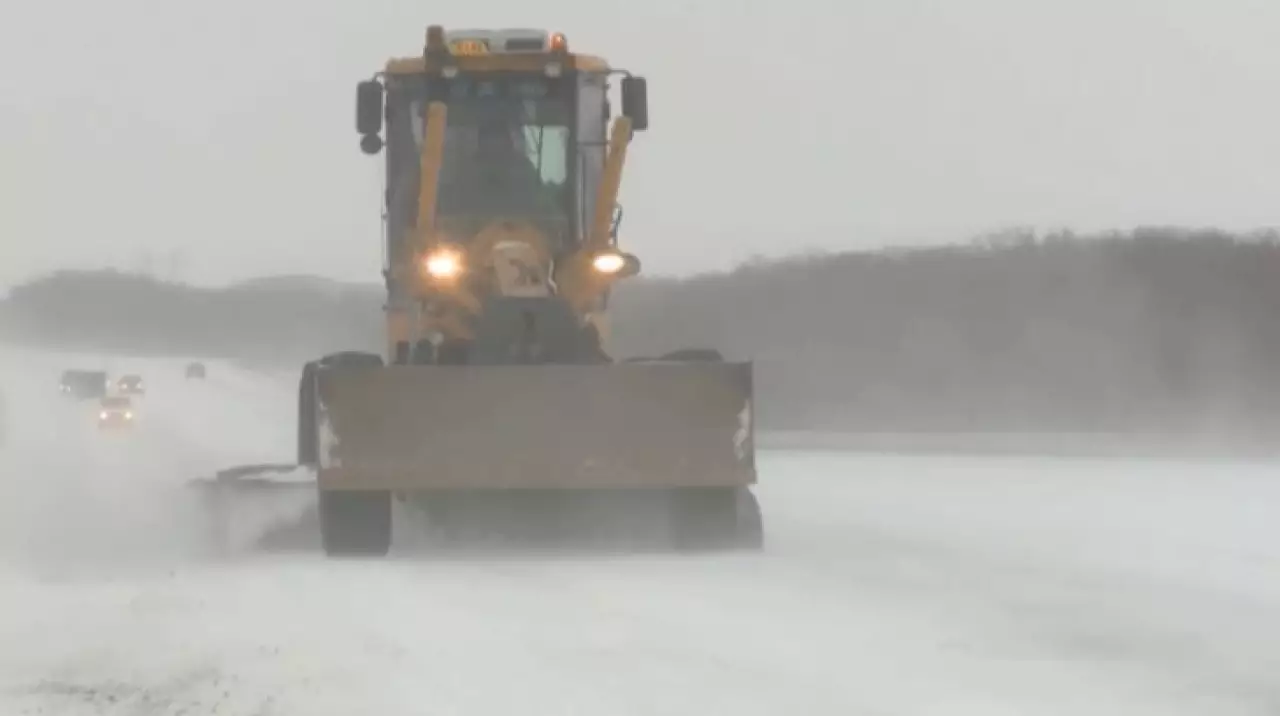 Снег, гололед и метель: штормовое предупреждение объявили в РК