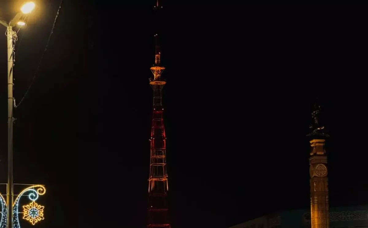 Ко Дню Независимости телебашня Алматы засияла в новом свете