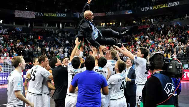 Бразильский тренер провёл переговоры с КФФ и согласился возглавить сборную Казахстана