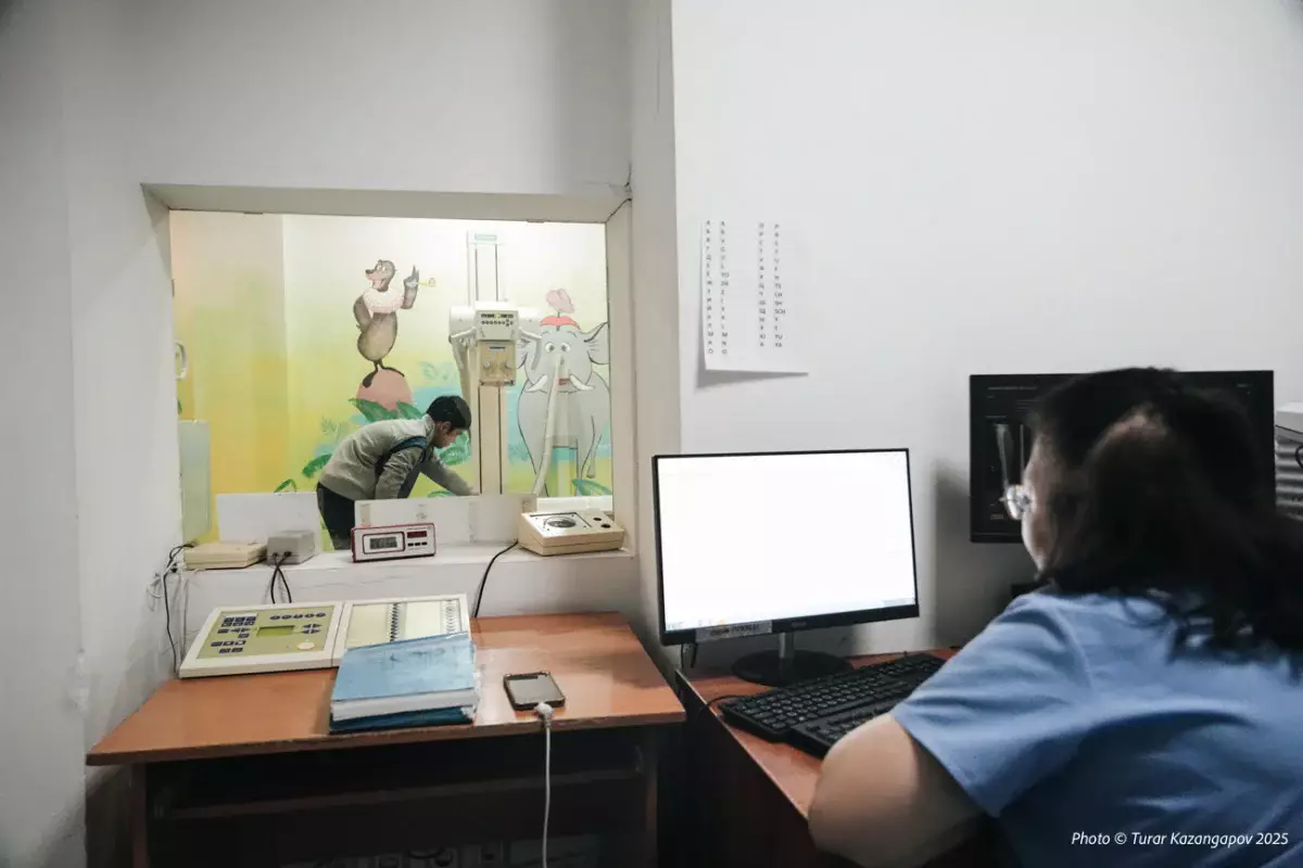 Сотни жителей Астаны обратились к врачам из-за сильного бурана