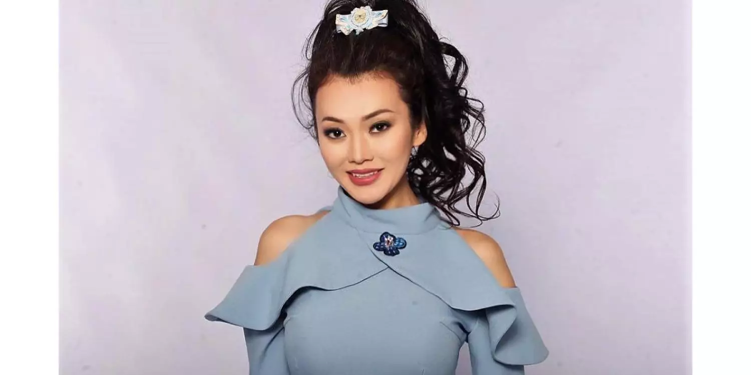 Жаңа жыл алдындағы жанжал: Ерке Есмаханның «алтыны»  тағы сынға ілікті