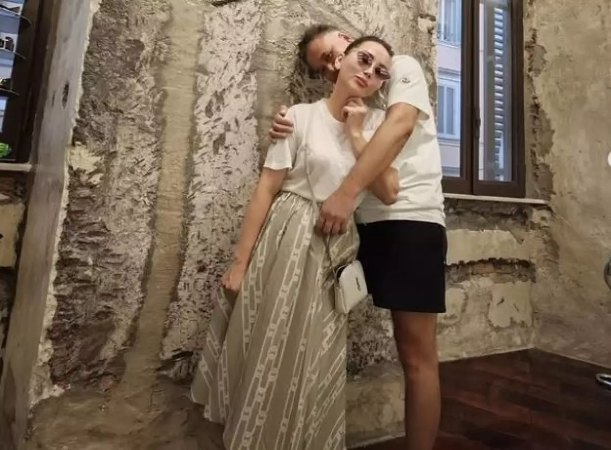 Турсен и Баян Алагузовы покорили соцсети романтичными фото