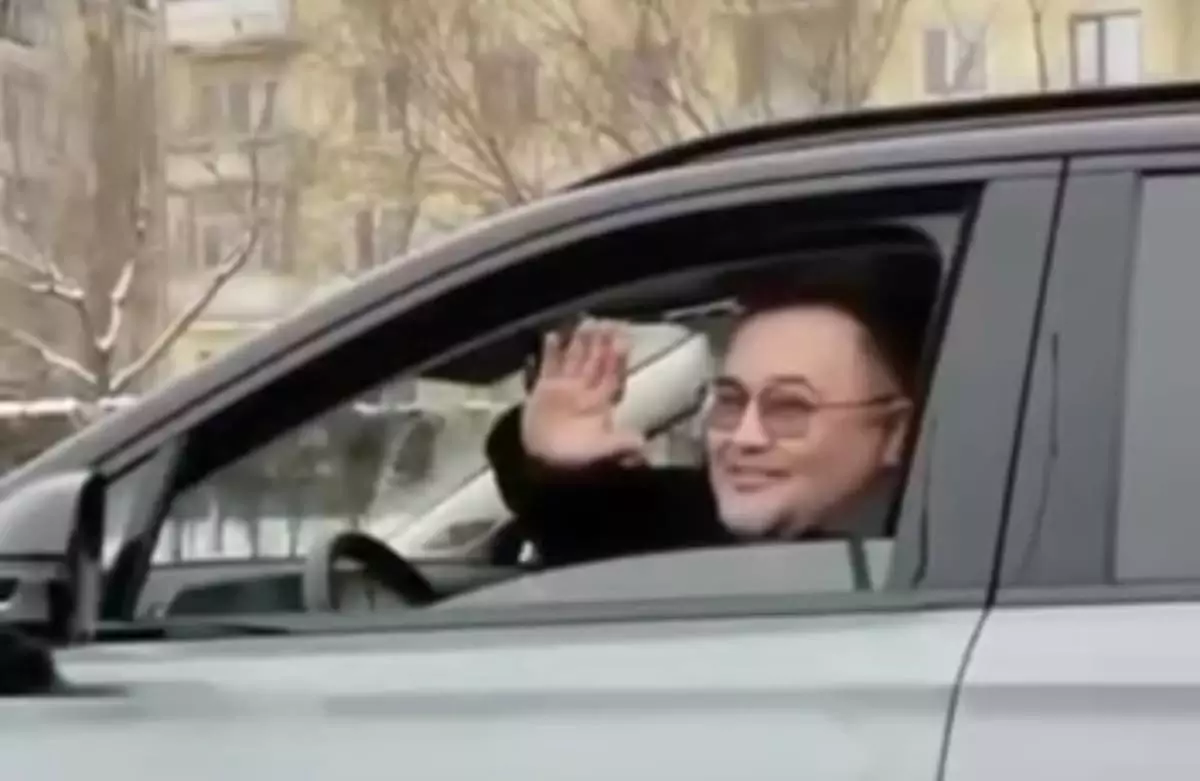 “Қыста көлік айдауға қорқамын” деген депутаттың кептелісте тұрған видеосы тарады