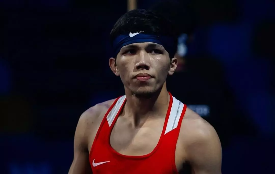 «Шоу жасауды үйретемін деді» - Санжар Тәшкенбай басқа боксшының қол астына өтті (ВИДЕО)