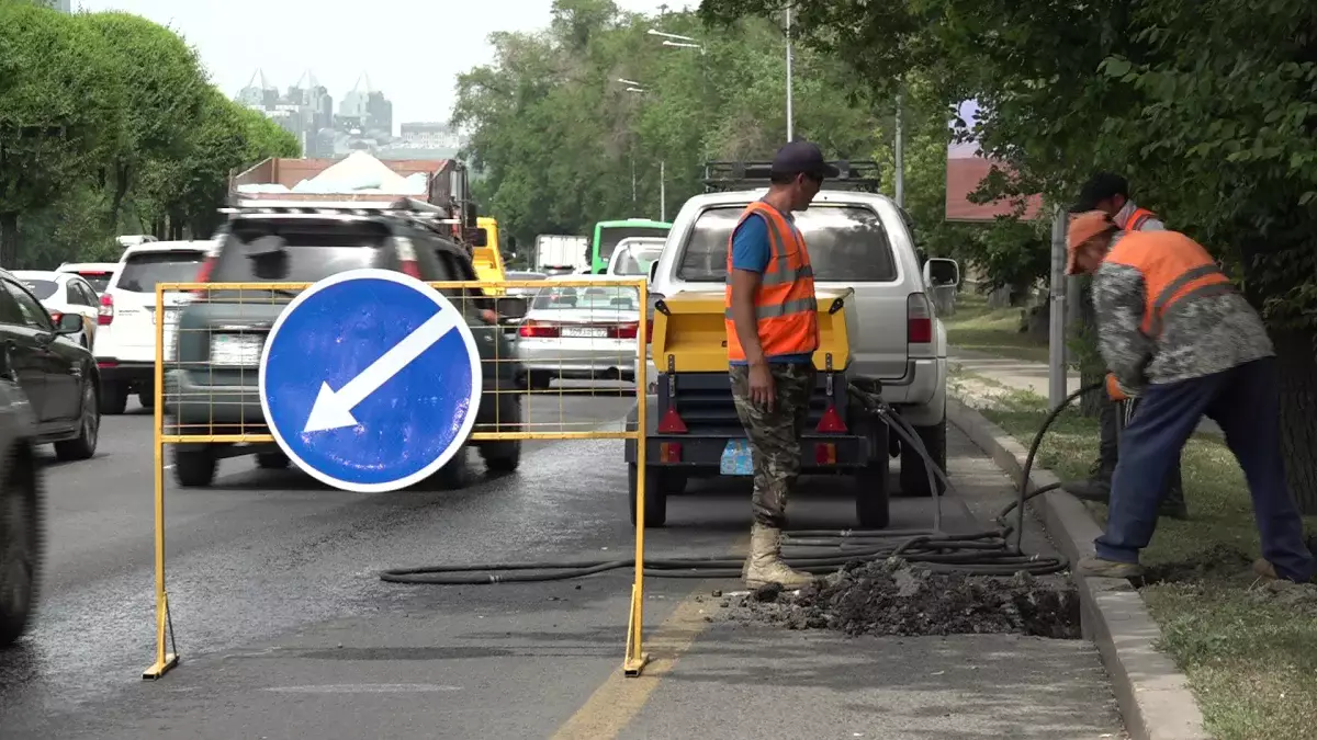 Алматыда биыл 300 шақырым жолға орташа жөндеу жасалды