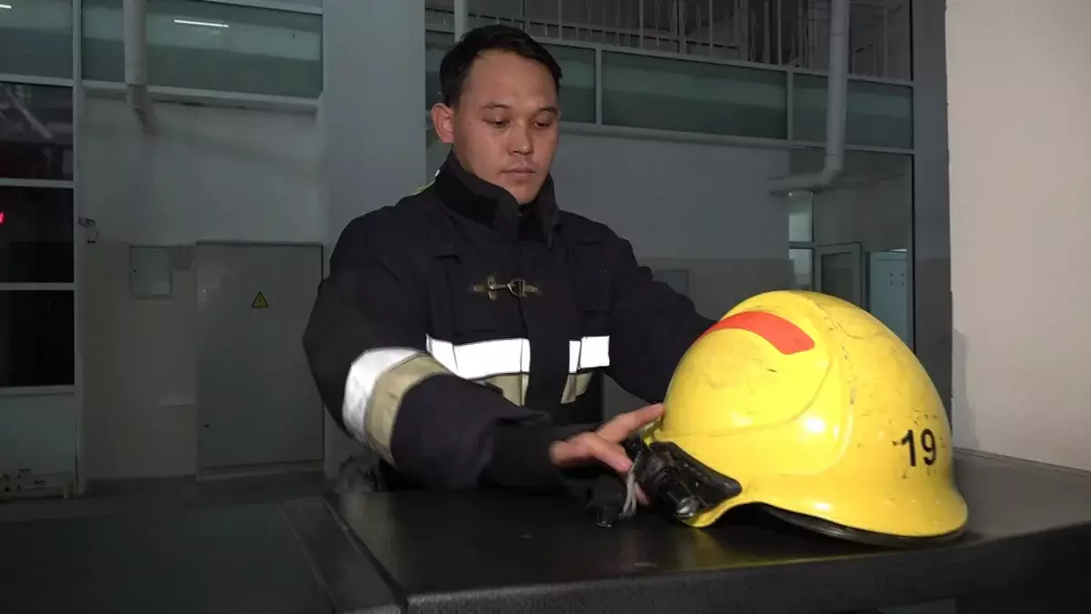 Прошедшие сквозь пламя: нелегкий труд пожарных-спасателей