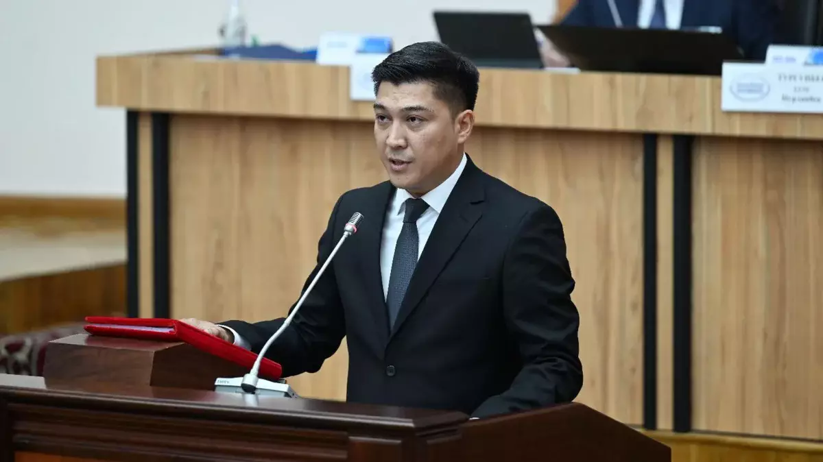 Министра лишили должности за пьяную выходку в Кыргызстане - видео