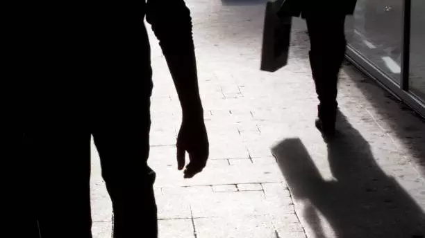 Бейтаныс адаммен «құшақтасқан» елорда тұрғыны полициядан көмек сұрады 