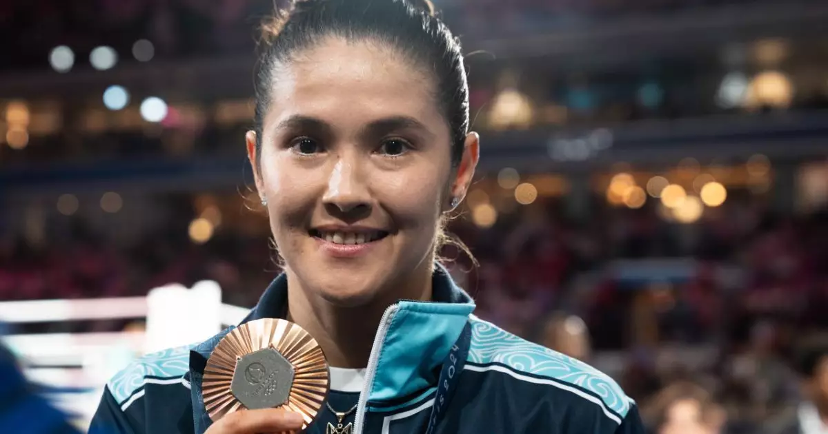   Назым Қызайбай сыйға алған көліктерін неге сатып жатыр?   