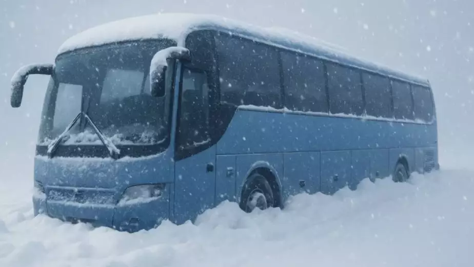 Ақтөбе облысында шетелдік азаматтар қар құрсауында қалып қойған