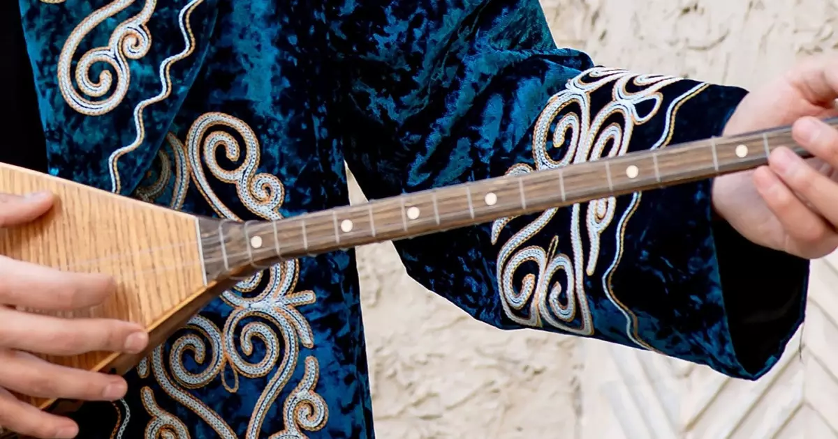   Әміре Қашаубаевтың тарихи өнер көрсетуіне 100 жыл   