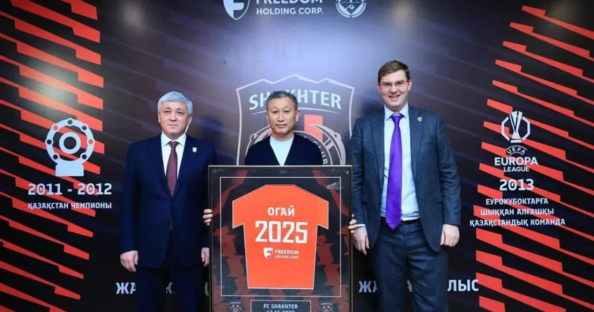   Қарағандылық «Шахтёр» клубын Қазақстанның тәжірибелі бапкері Дмитрий Огай басқарады   