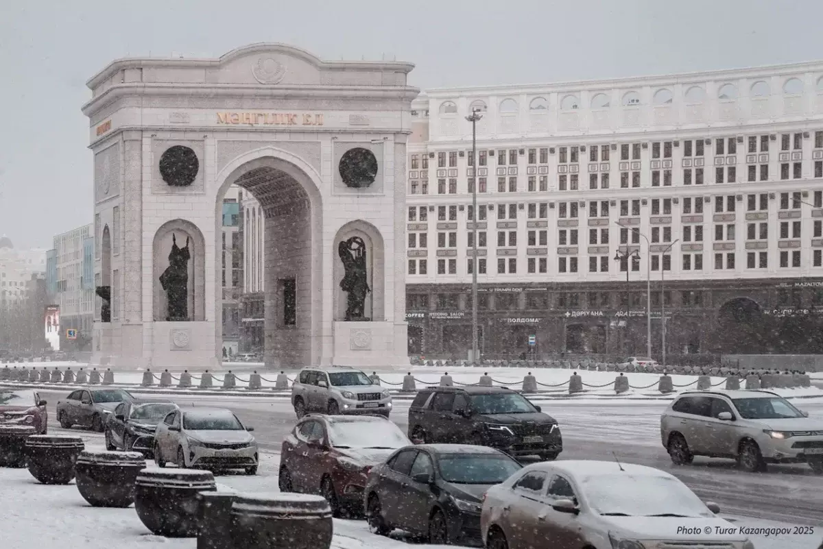 Казахстанцам выплатят деньги в честь Дня независимости