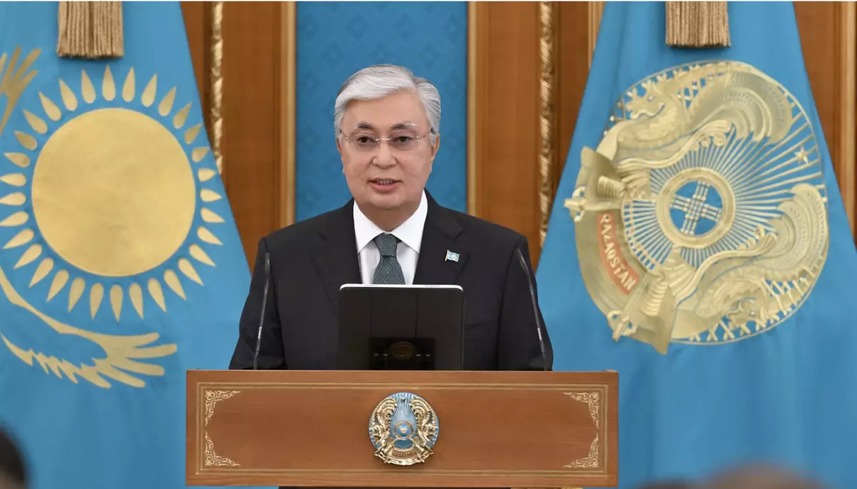 «Бұл мерекенің мән-маңызы айрықша»: Тоқаев қазақстандықтарды Тәуелсіздік күнімен құттықтады