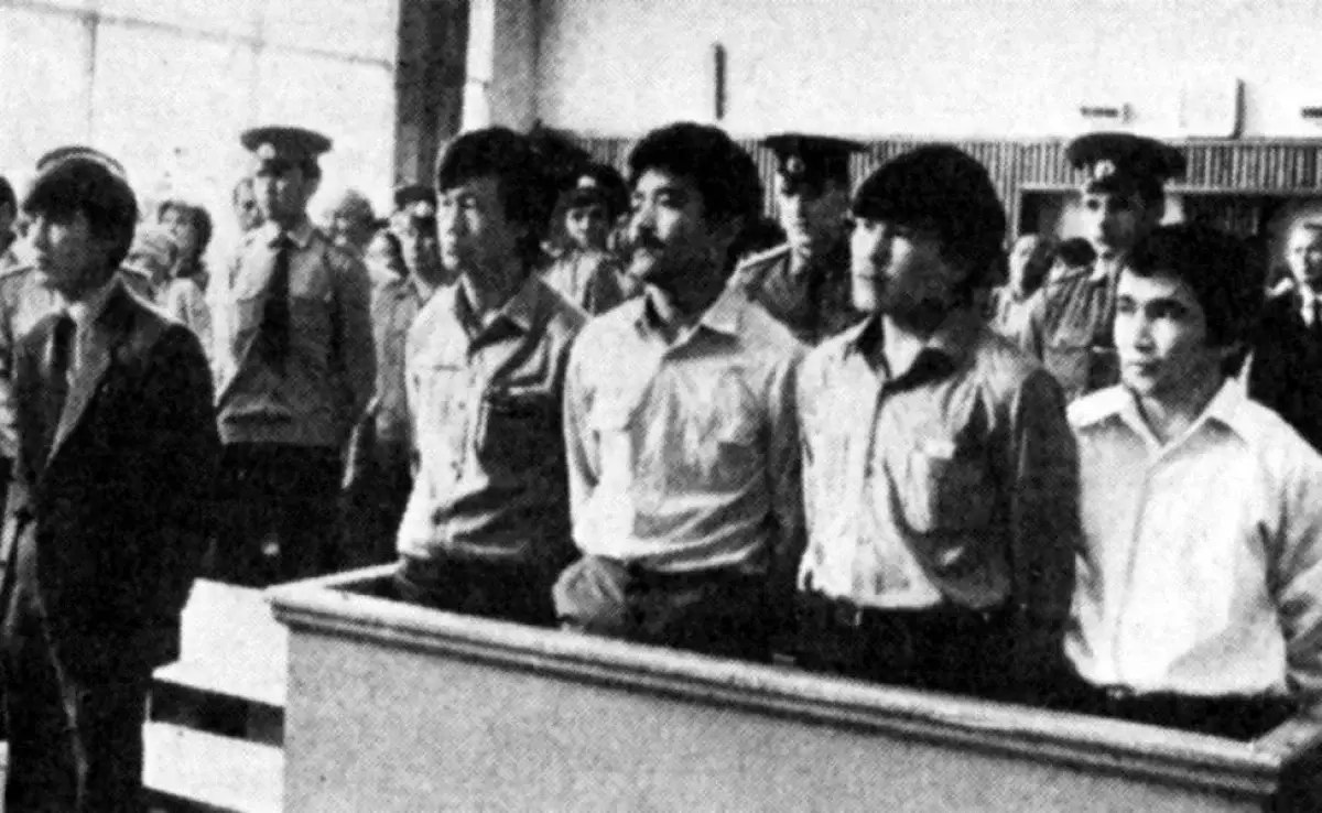 «С гордо поднятой головой»: Юрий Беккер рассказал историю снимка, вошедшего в историю