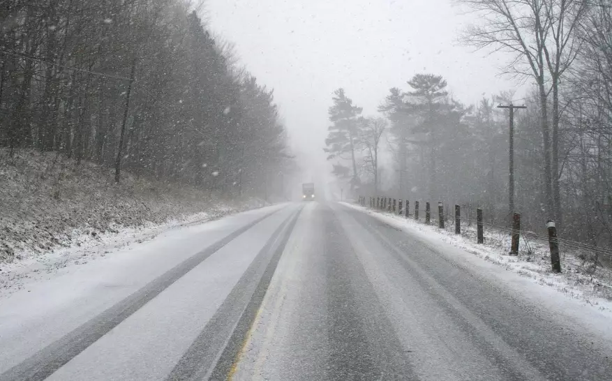 Трассу закрыли из-за непогоды в Акмолинской области