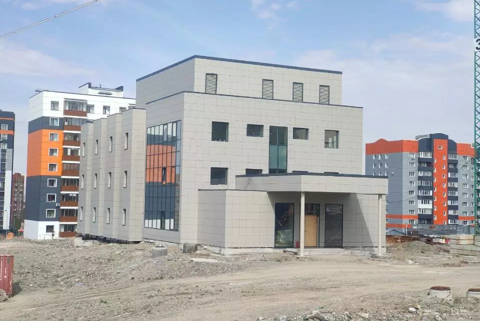 В Риддере строят новую школу и завершают возведение многопрофильной больницы