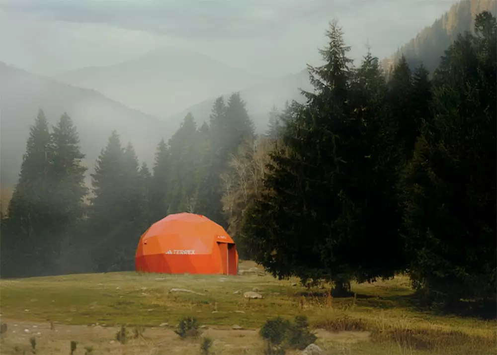 Adidas TERREX открывает фирменный шоурум в каньоне Бутаковка в Казахстане.