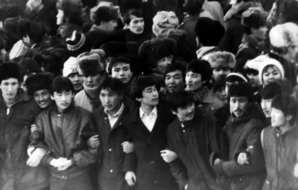 «Қан төгілген күн — мереке болмауы тиіс»: 16 желтоқсанды қалай тойлап жүрміз?