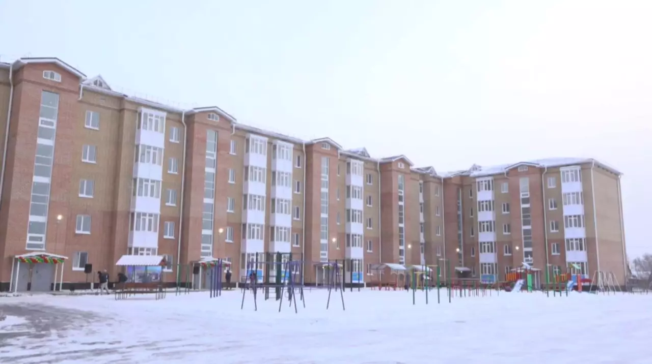 Пострадавшим от паводка жителям Заречного вручили ключи от квартир