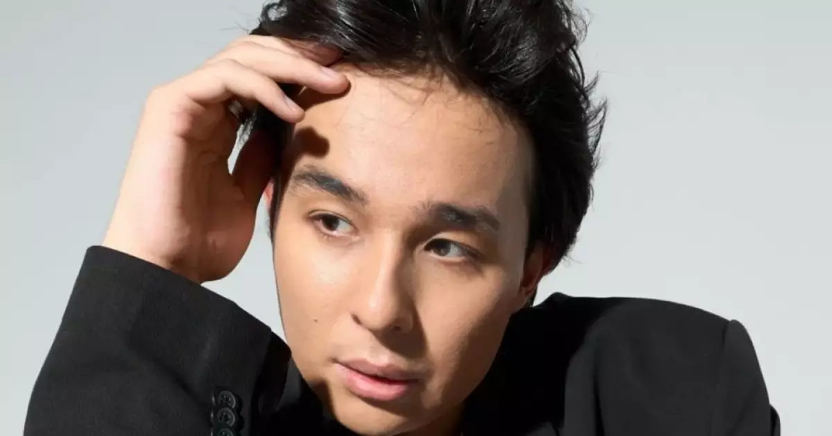  Мирас Жүгінісов ыңғайсыз жағдайға қалып, таксистерден ұялып жүргенін айтты 