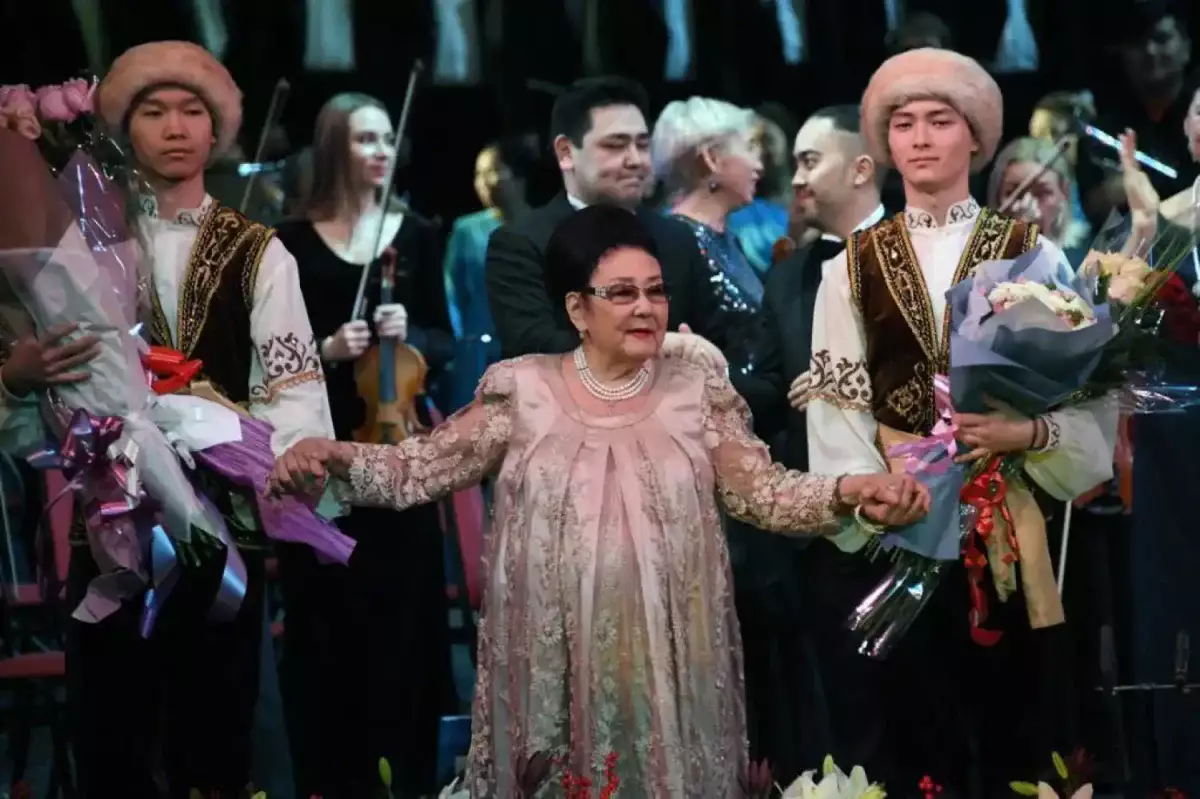 Бүгін қазақтың бұлбұлы Бибігүл Төлегенованың туған күні (ВИДЕО)