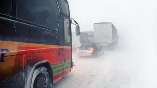 “Көлікте 57 адам болған, оның 3-еуі бала” - Ақтөбе облысында шетелдіктер мінген автобус оқыс оқиғаға тап болды