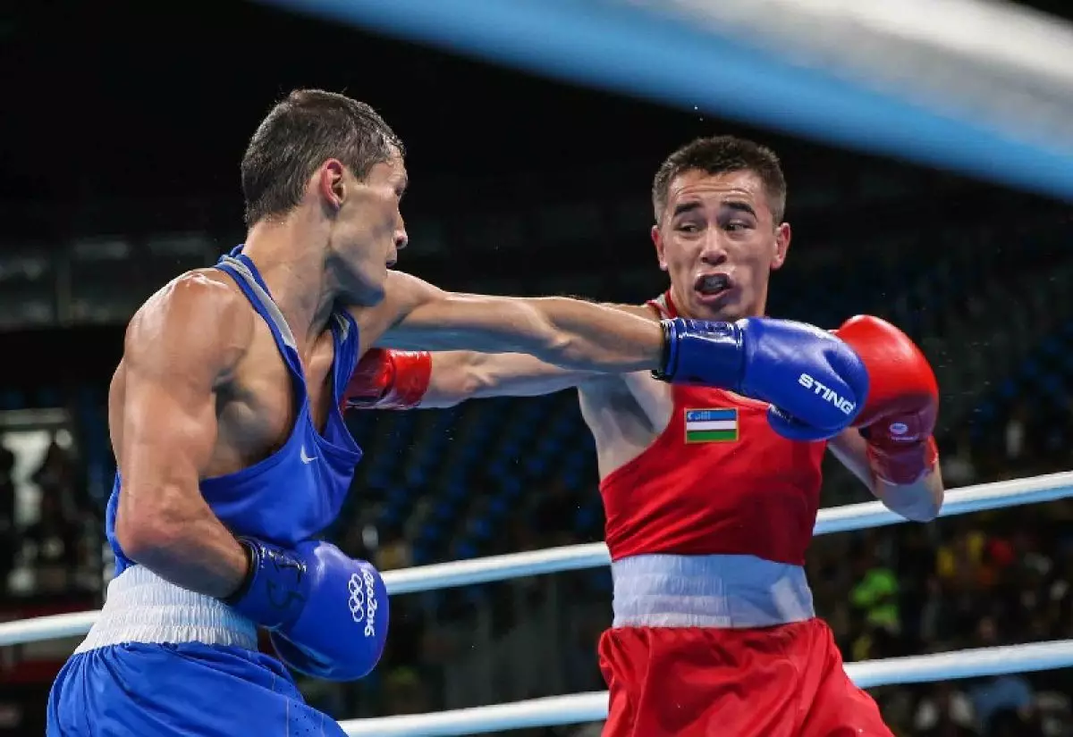 «Өзім жанып кеттім». Қазақ боксшысы Дусматовтан жеңілуінің себебін түсіндірді