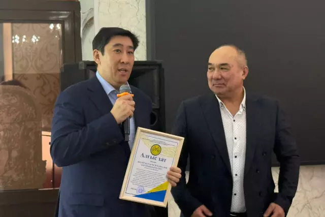 Әкелер одағы 100 баланы қуантты