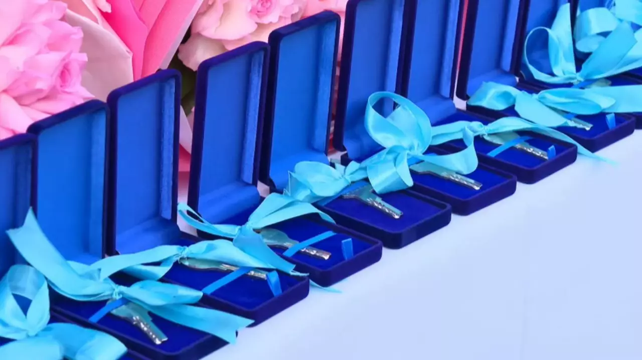 Шымкентте ескі үй иелеріне жаңа баспана берілді