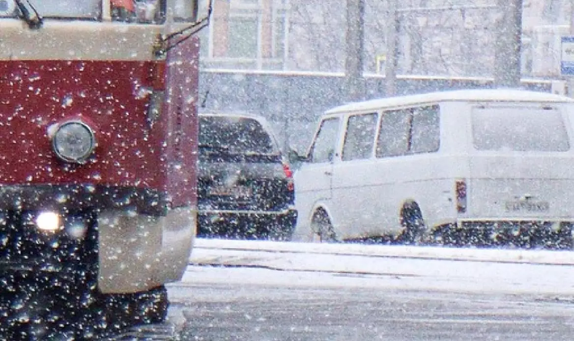 Штормовые предупреждения объявлены на среду по всему Казахстану