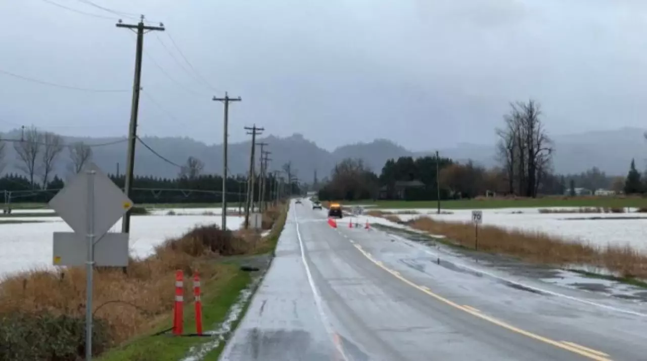 Сильные дожди продолжаются в Канаде